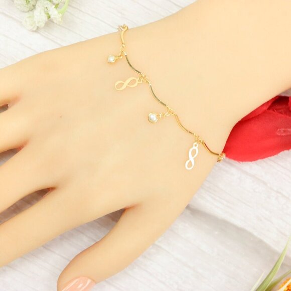 "Trendy Handmade Bracelet – A Thoughtful Gift for Girls & Women | UNVRC1014 - Picture 4 of 10